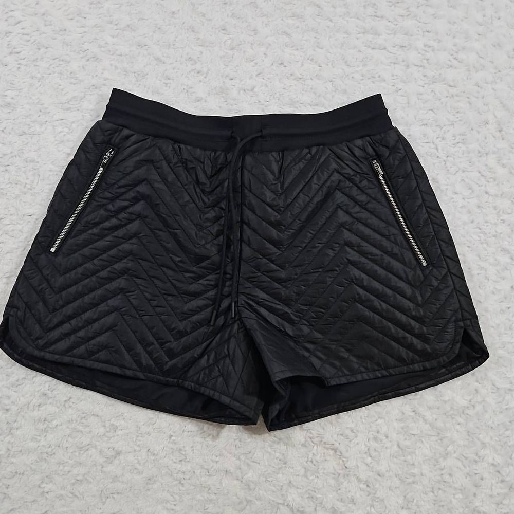Athleta Women's Solstice Quilted Ski Shorts Size 6 Black NWOT